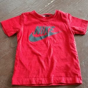 Nike t-shirt size 3T